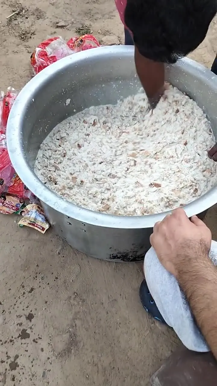 Street Feeding in action
